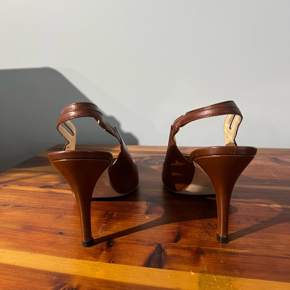 Vintage Manolo Blahnik Brown Leather Slingback Pumps - Picture 5 of 16